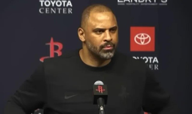 半岛体育-胜马刺发布会！乌度卡爆赞谢泼德与史密斯，通过对抗压制文班亚马