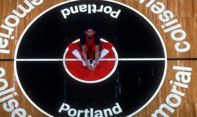 回顾经典！开拓者官方晒照：窥见历史档案中的一隅