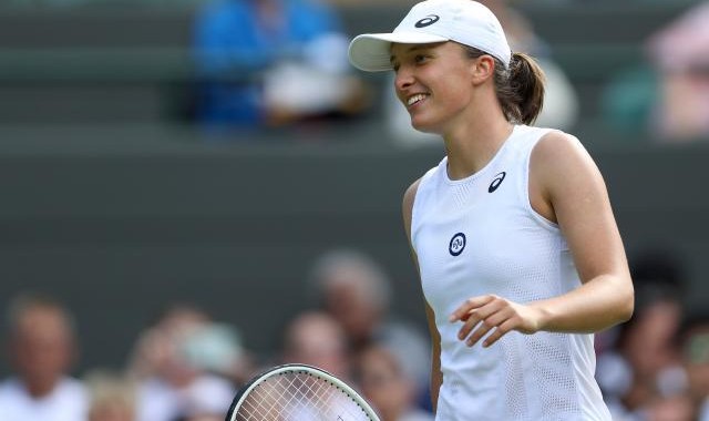 半岛体育注册-WTA新赛季猜想：斯瓦泰克继续独大 郑钦文进前十？