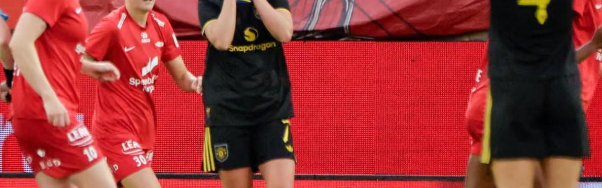 颇为尴尬，欧冠资格赛前曼联女足的部分球鞋在托运中丢失