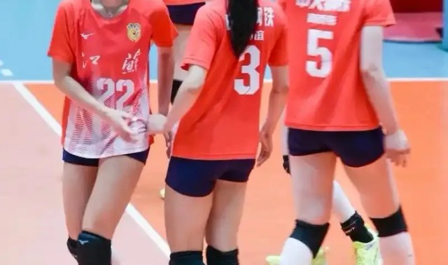 半岛体育官网-再对上海，江苏女排怎么赢？做好发接好，拦防范赖克，给新人机会|吴梦洁|范泊宁|周页彤|郭中楠|唐欣_新浪体育_新浪新闻