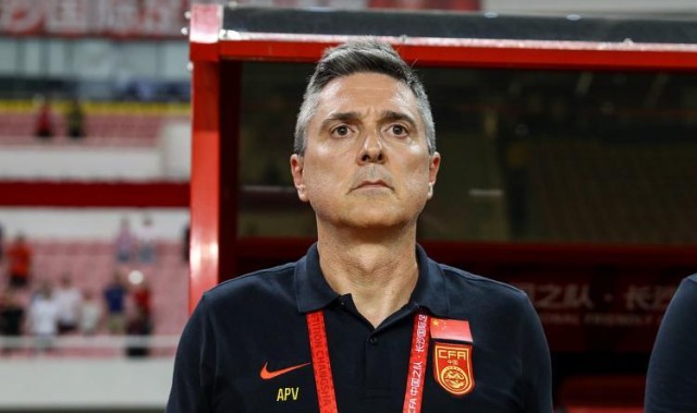 半岛体育入口-记者：终于踢正常位置的正常足球了 安东尼奥上半场搞啥花活呢