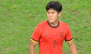 媒体人：U22国足虽然三场比赛难看了点，但也比西安草皮拿得出手