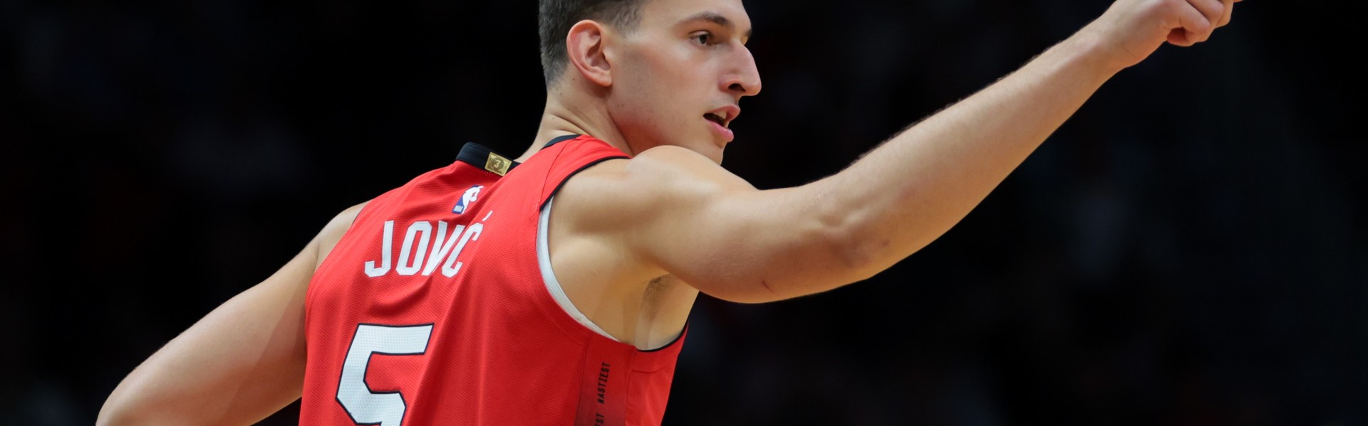 半岛体育入口-约维奇自述热火训练遭尤尔特塞文压制 坦言对NBA适应性产生疑虑