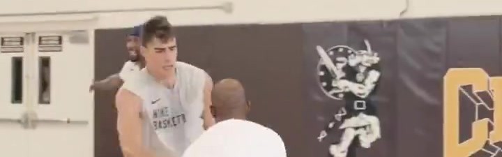 半岛体育下载-保罗携手亨德森小乔丹领衔群星激战 全能控卫突破远投尽显统治力